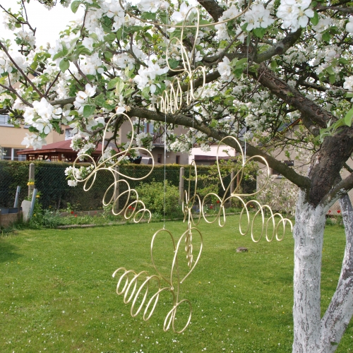 Závěsné dekorace - včelky na kruhu